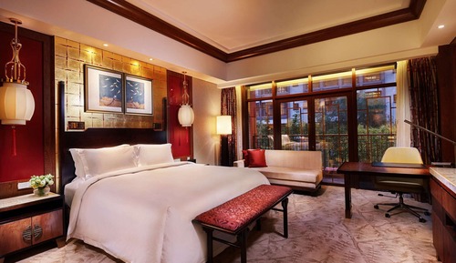 Basic Room, 1 King Bed