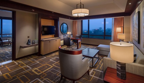 KING JUNIOR SUITE WITH LOUNGE ACCESS