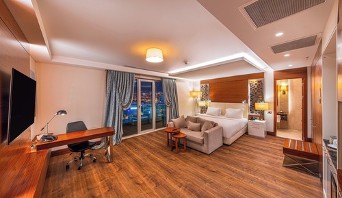 Suite, 1 King Bed, Smoking, Jetted Tub