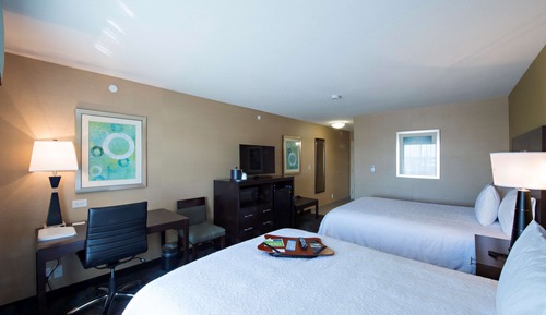 Room, 2 Queen Beds, Accessible, Bathtub
