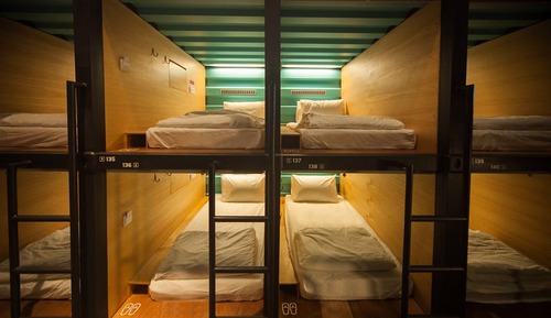 Capsule Female (Check-In between 2000 - 0400 (12 hours stay)