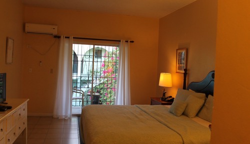 Junior Suite, 1 King Bed, Balcony