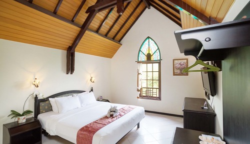 Studio, 2 Bedrooms