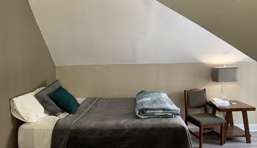 Family Room, 1 Queen Bed, Non Smoking, Garden View