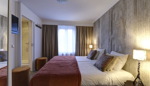 Room (Cozy)