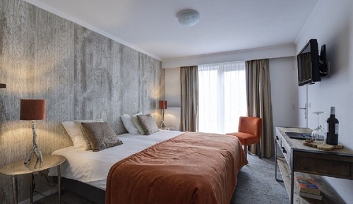 Room (Wonderful Forest)