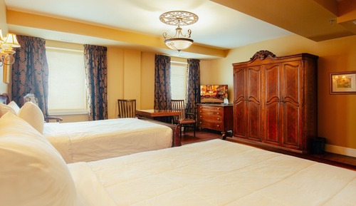 Classic Double Queen Guest Room