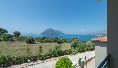 Studio, Sea View