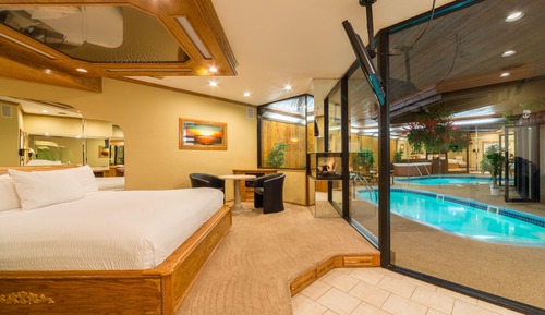 Paradise Swimming Pool