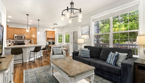 House, Multiple Beds, Patio, Garden View (298 Fieldstone Dr. Windsor)