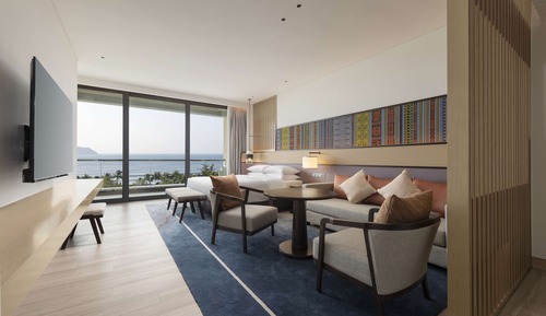 1 King Bed Ocean View Club Access