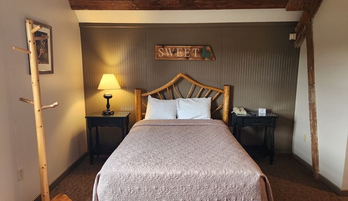 Suite (Two Level Loft)