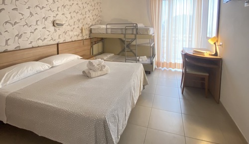 Classic Quadruple Room