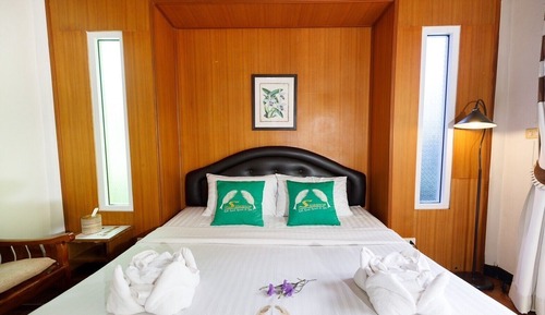 Bungalow Garden View