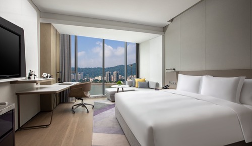 Standard Room, 1 King Bed, River View
