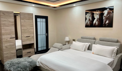 Executive Studio Suite