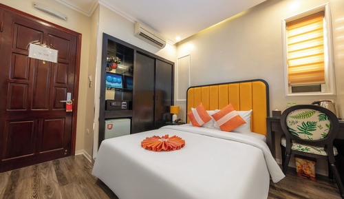 Deluxe Cozy Room
