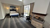 Family Suite, Multiple Beds, Balcony, Mountain View