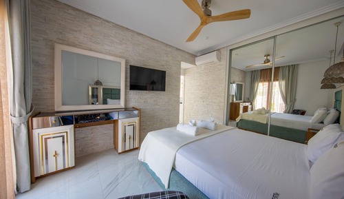 Premium Two Bedroom Suite with Sea View & Outdoor Jetted Tub