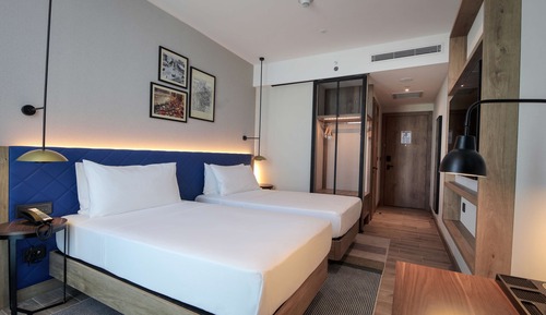 Family Room, 1 King Bed, Connecting Rooms