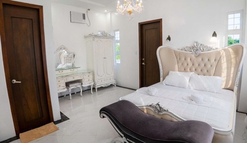 Deluxe Double Room, 1 King Bed, Mountain View