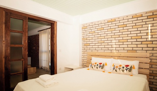 Design Apartment, 1 King Bed with Sofa bed, Courtyard View, Garden Area