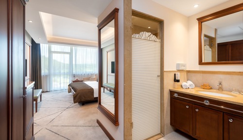 Superior Plus double room with view to the Salt Hill