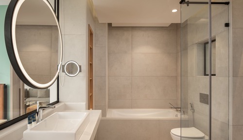 Executive Suite, 1 King Bed, Non Smoking, City View