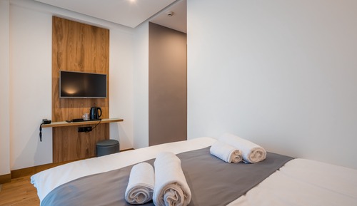 Economy Room, Mountain View