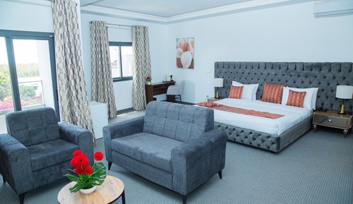 Senior Suite