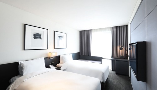 Premier Twin (Complimentary Pool Access for 2)