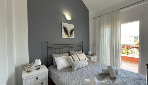 House, 3 Bedrooms, Balcony, Garden View