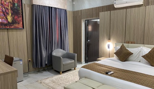 Executive Suite