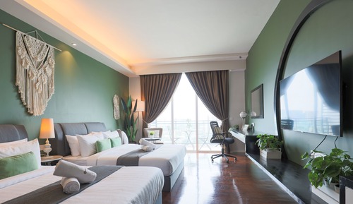 Deluxe Studio Suite, 2 Double Beds, Balcony