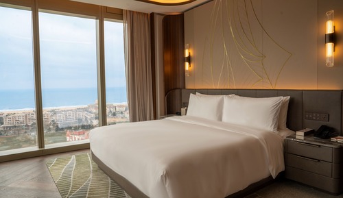 MGM 270-degree Skyline Deluxe Ocean View King