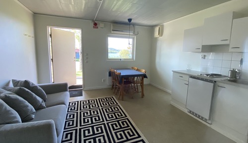 House, 1 Bedroom, Lake View, Beachside