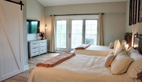 Signature Suite, 2 Double Beds, Lake View