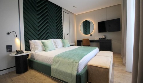 Deluxe Triple Room, 1 King Bed with Sofa bed, Non Smoking, Sea View