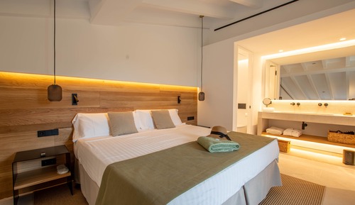Deluxe Studio Suite