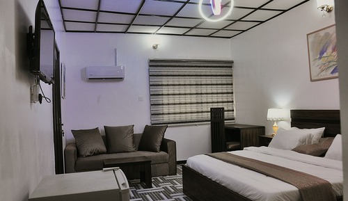 Deluxe Studio Suite