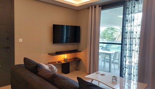 Standard Studio, 1 Queen Bed, Balcony, Partial Ocean View (310)