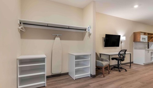 Premium Studio, 2 Queen Beds, Non Smoking, Refrigerator & Microwave