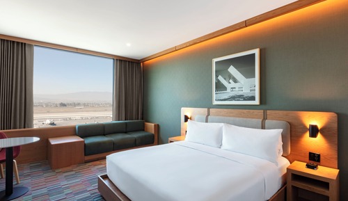 Room, 1 King Bed (Airport)