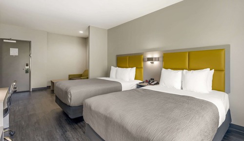 Suite, 2 Queen Beds, Non Smoking