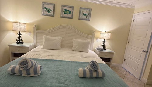 Deluxe Condo, 2 Bedrooms