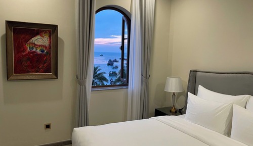 Premium King Room with Sea View