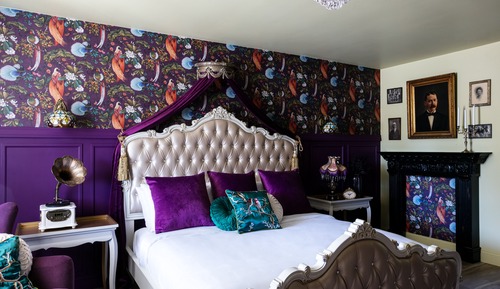 Victorian Salem King