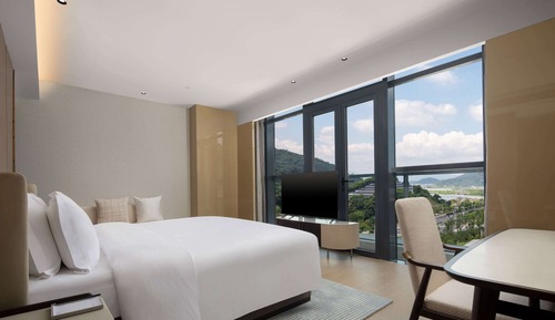 Standard Room, 1 King Bed, Non Smoking