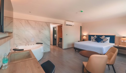 Superior Room, 1 King Bed