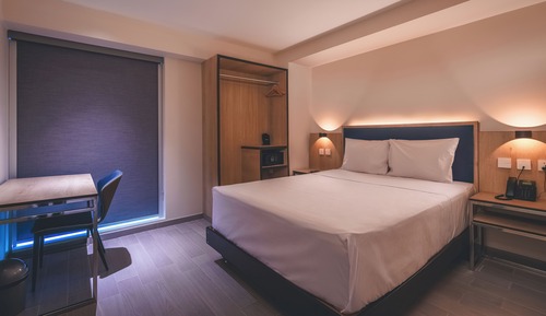 Standard Room, 1 Queen Bed